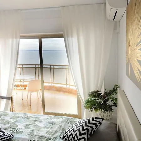 Sunset Apartment *